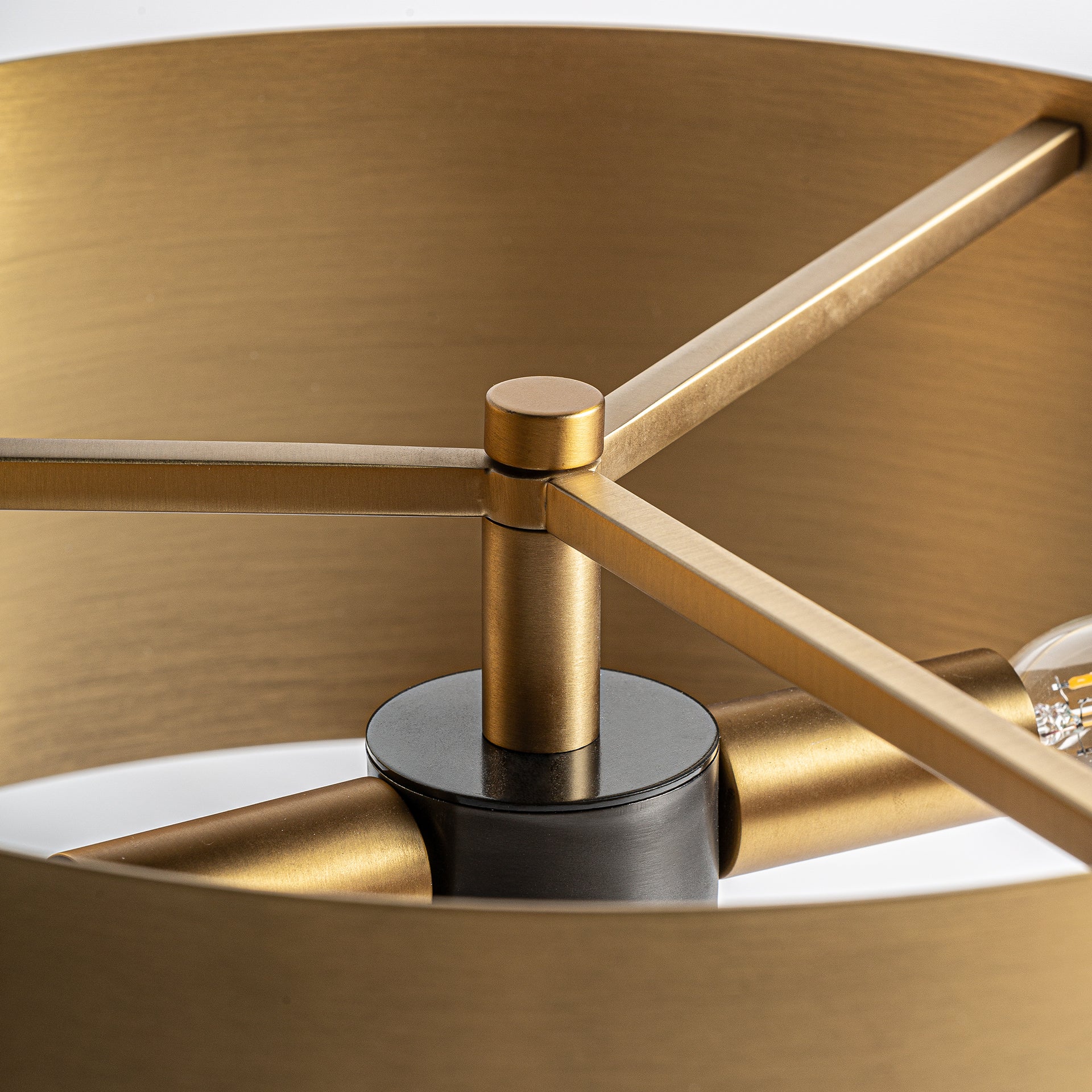 STATERA TABLE LAMP
